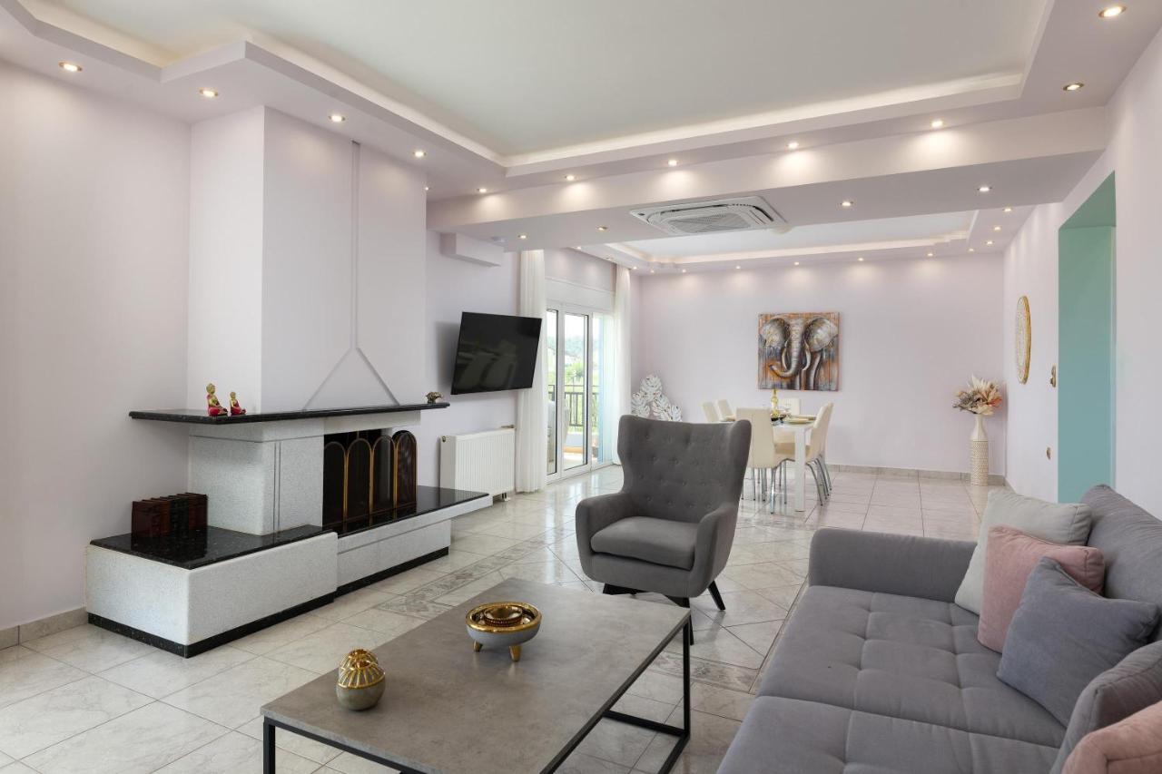 White&Blue Luxury Suites Іялісос Екстер'єр фото