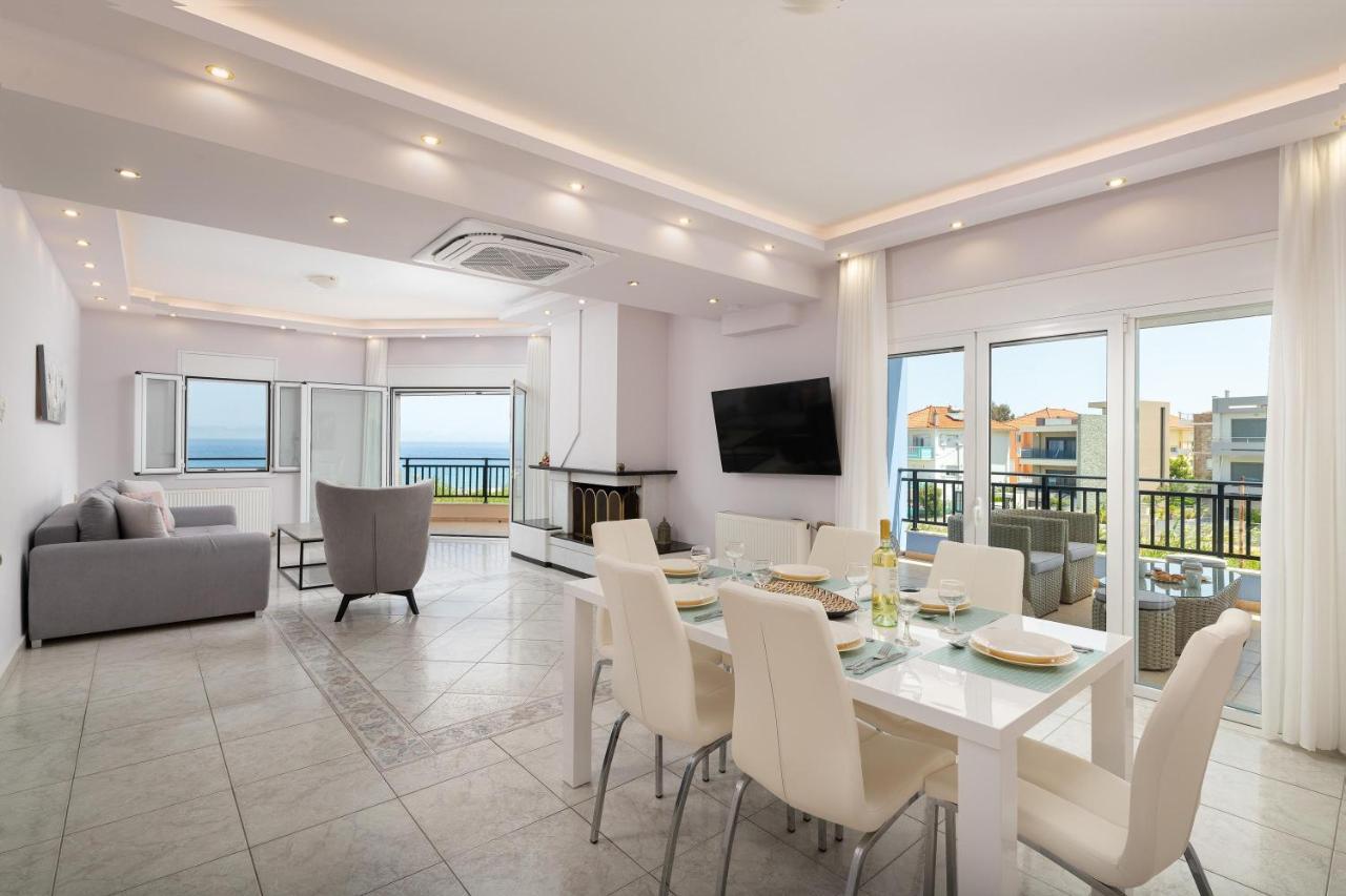 White&Blue Luxury Suites Іялісос Екстер'єр фото
