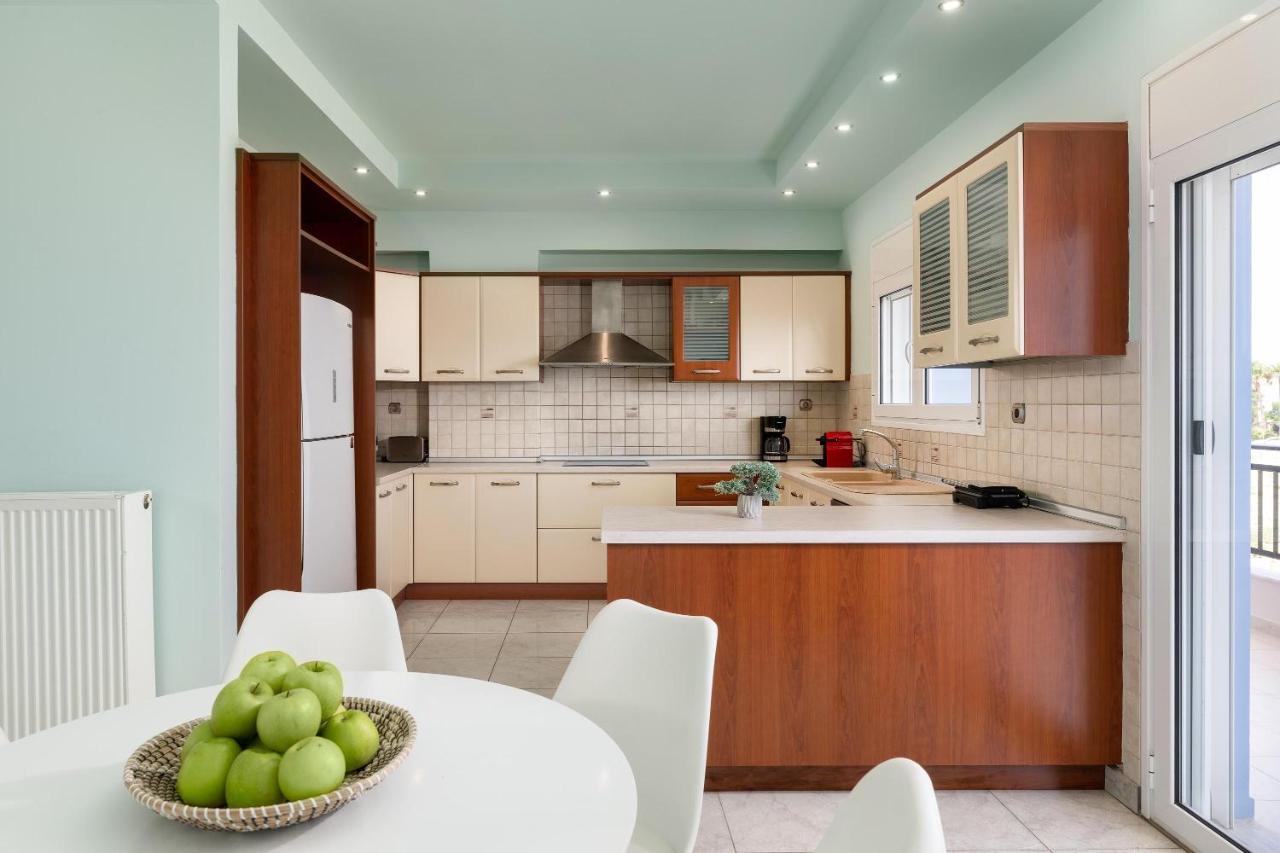 White&Blue Luxury Suites Іялісос Екстер'єр фото