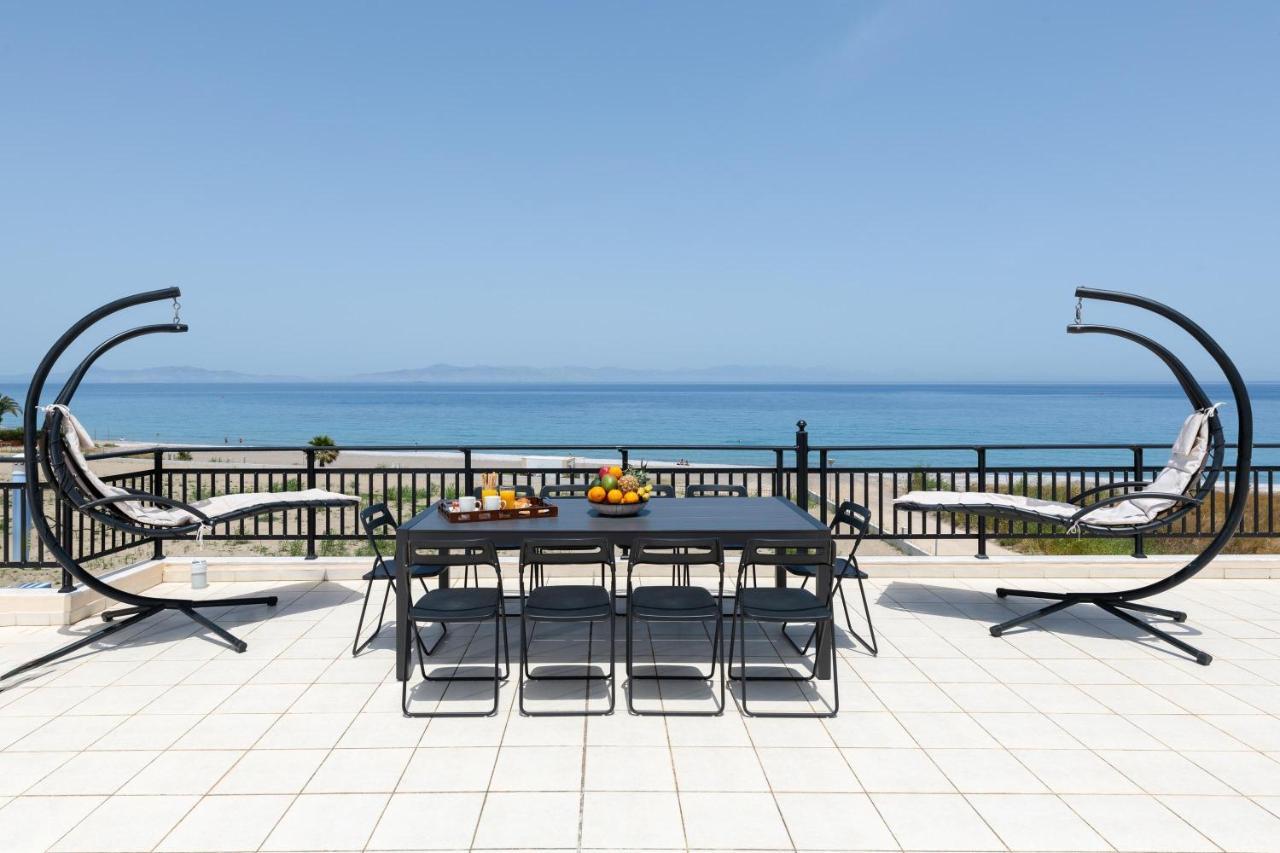 White&Blue Luxury Suites Іялісос Екстер'єр фото