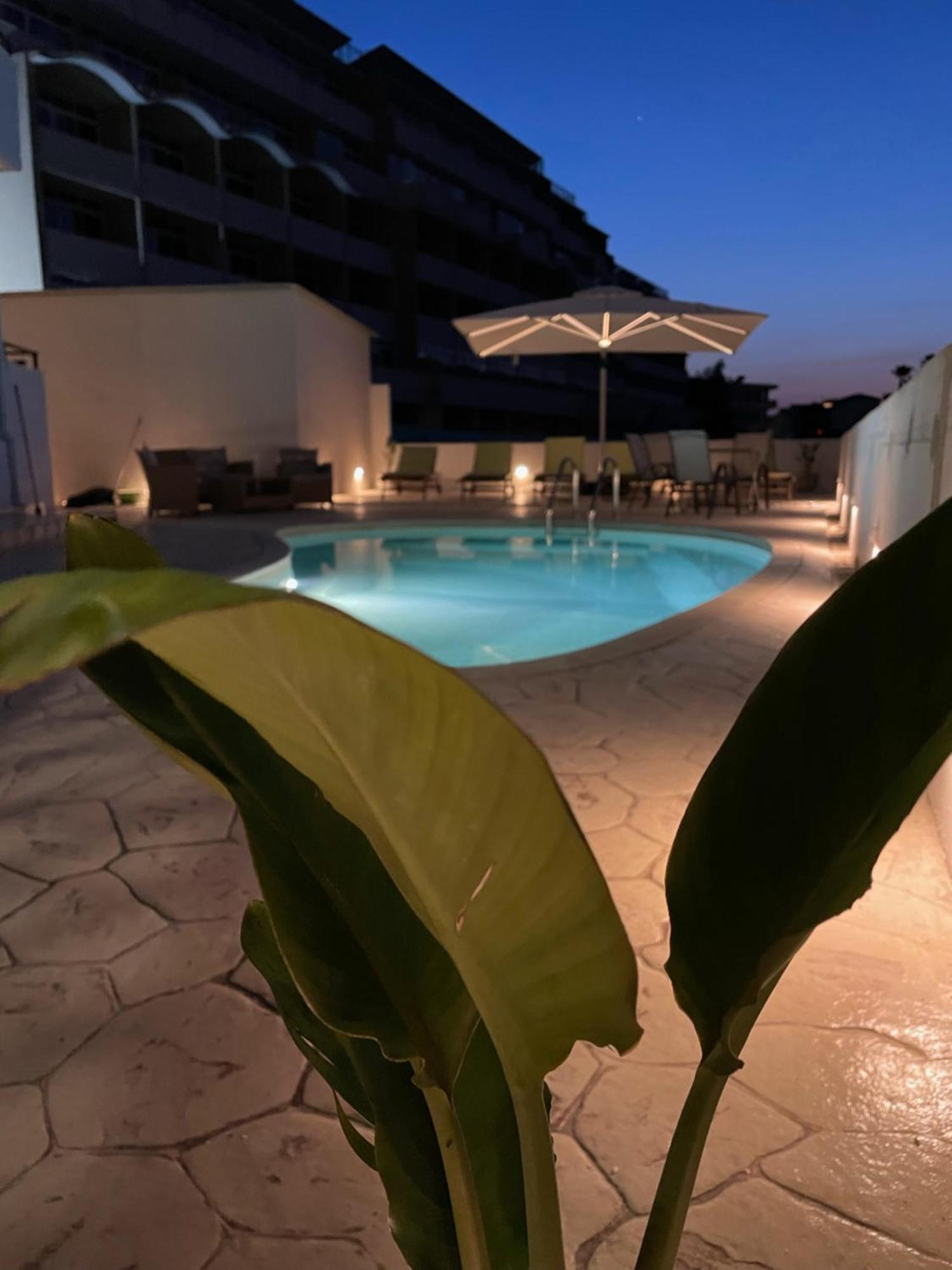 White&Blue Luxury Suites Іялісос Екстер'єр фото